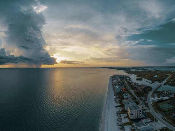 在酿酒技艺方面，汉董酒厂注重传统与现代的结合
